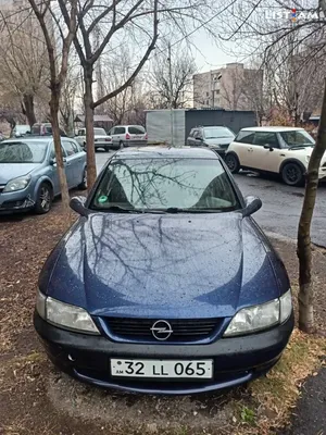 Опель Вектра 1998 в Октябрьском, Opel Vectra синий седан, 1998 г, пробег  210 000 - 219 999 км, синий, мкпп, седан