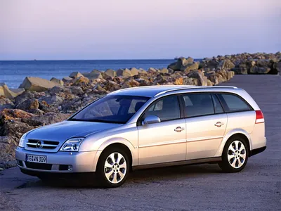 Car, Opel Vectra 2.2, model year 2001-, diagonal from the front, driving,  country road, silver, ams 07/2002, Seite 060 Stock Photo - Alamy