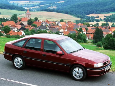 Car, Opel Vectra Caravan 2.2, hatchback, medium class, model year 2003-,  FGHDS, driving, side view, Test track Stock Photo - Alamy
