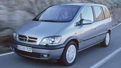 Car, Opel Zafira 2.2 DTI, model year 2003-, silver, Van, driving, country  road, diagonal from the front, Front view Stock Photo - Alamy