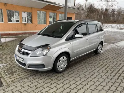 Car, Opel Zafira, Van, model year 2005-, silver, standing, upholding,  diagonal from the front, frontal view, Studio admission, p Stock Photo -  Alamy