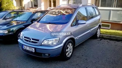 Opel Zafira 1.9 CDTi, model year 2005-, silver, driving, diagonal from the  back, rear view, Highway Stock Photo - Alamy