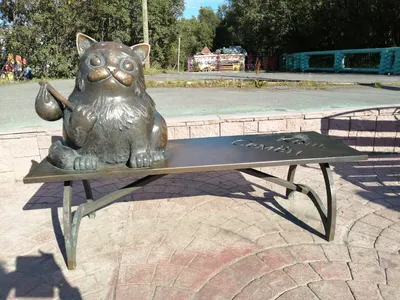 Памятник коту Семёну — достопримечательности города Мурманск