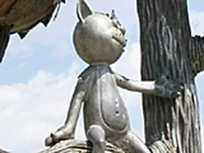 Памятник к коту в Воронеже редакционное изображение. изображение  насчитывающей праздник - 105694655