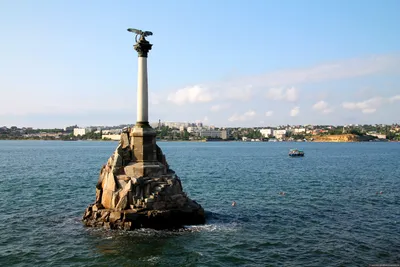 Памятник затопленным кораблям - Кукарта.ру