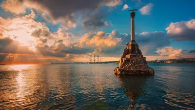 File:Памятник Затопленным кораблям в Севастополе.jpg - Wikipedia