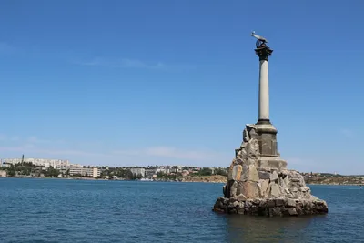 В Севастополе потерялся ответственный за памятник Затопленным кораблям |  ForPost
