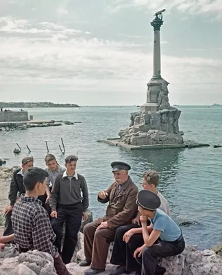 Памятник затопленным кораблям — главный монумент Севастополя