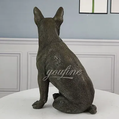 Скульптура \"Собака сидящая\"