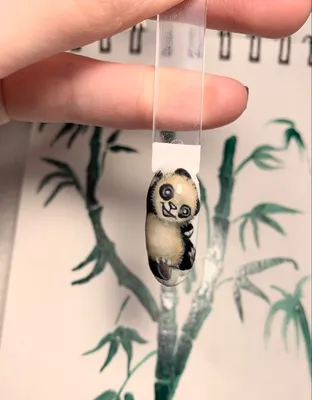 Пушистые бутоны и пушистая панда в изображении на ногте Стоковое Фото -  изображение насчитывающей цвет, сирень: 114762450