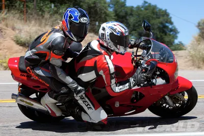Фото парня на мотоцикле в шлеме: лучшие картинки для скачивания