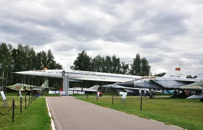 Ан-24 - самолет Антонов: рожденный в СССР