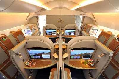 Американец пробрался на самый роскошный самолет в мире и показал, что  включено в билет за 9 тысяч $$$