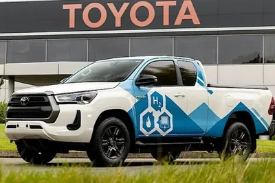 Яркий дизайн и гибридная версия: Toyota показала новый пикап на базе Land  Cruiser (видео). Читайте на UKR.NET
