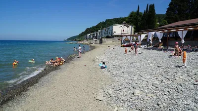 Пляж \"Дельфин\" Лазаревское, Россия - «Бархатный сезон 2022. Отличный пляж  со всем необходимым. Кроме спасателей...» | отзывы