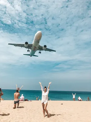 𝓐𝓵𝓫𝓲𝓷𝓪 𝓡𝓪𝓼𝓹𝓾𝓽𝓲𝓷𝓪 on Instagram: \"На Пхукете есть пляж, где  садятся самолеты прямо над головой 🙂 Этот пляж находится рядом с  аэропортом Пхукет, некоторые считают что это часть пляжа Май Као, кто-то  утверждает,
