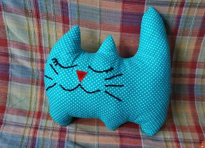 Подушка-кот своими руками, оригинальные выкройки, схемы и описание