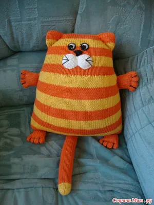 Кот подушка-игрушка | Вязаный крючком узор кошки, Ткацкие станки, Проекты  по вязанию крючком