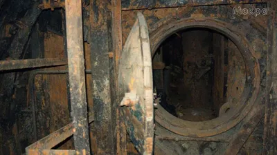 Дверь внутри подводной лодки Стоковое Фото - изображение насчитывающей суб,  станция: 28411980