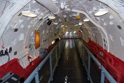 Подводная лодка, в космосе, внутри …» — создано в Шедевруме