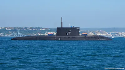 Подводная лодка \"Краснодар\" у причала в Севастополе
