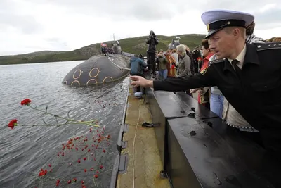 В Баренцевом море погибла российская подводная лодка «Курск»