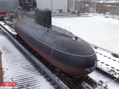 Россия представила новейшую подводную лодку “Варшавянка” (5)
