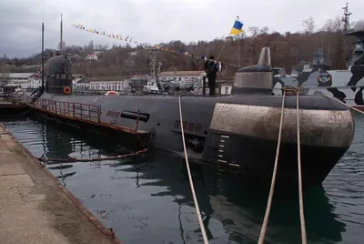 Россия решила уничтожить украденную украинскую подводную лодку “Запорожье”  – Європростір