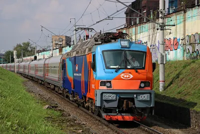 File:EP20-055 with train.jpg - Wikimedia Commons