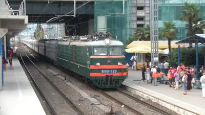 Прибытие ВЛ10-729 с поездом №115 Санкт-Петербург — Адлер - YouTube