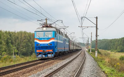 Поезд Запорожье-Львов пострадал от взрывной волны: в 4-х вагонах выбиты  окна (фото)
