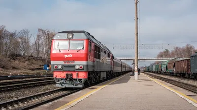 ТЭП 70БС-245 | ТЭП 70БС-245 с поездом 347Ж С.-Петербург-Уфа … | Flickr