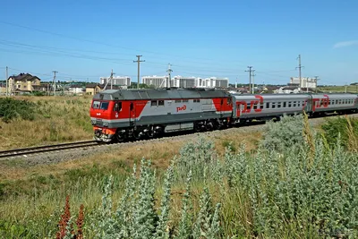 Прибытие ЧС8-069 с поездом №18 Киев — Анапа - YouTube