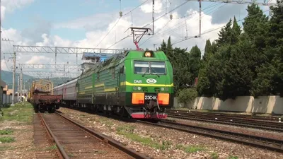 2ЭС4К-048 с поездом №463 Самара — Адлер - YouTube
