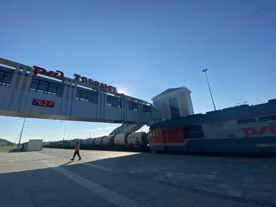 Застрявшим пассажирам поезда Адлер - Нижневартовск компенсируют неудобства,  связанные с 11-часовой задержкой - KP.RU