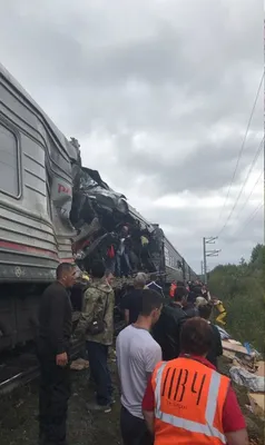 Два человека погибли при столкновении поезда «Адлер — Нижневартовск» с  легковушкой