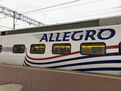 Поезд Allegro максимальная скорость 220 км/ч обработки. Поезда отходят  поезда, которые принадлежат карельскими совместное предприя Редакционное  Фото - изображение насчитывающей максимум, работать: 190769276
