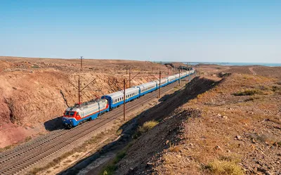 В Казахстане пассажирский поезд сошел с рельсов. Есть пострадавшие.