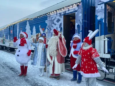 Как в Екатеринбурге встретили поезд Деда Мороза из Великого Устюга:  Общество: Облгазета