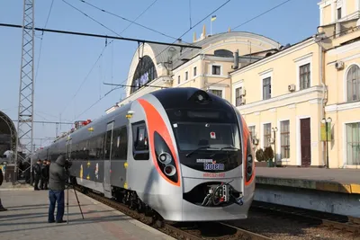 Украина прекратила железнодорожное сообщение с Польшей | НашКиїв.UA