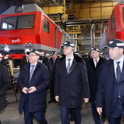 Новый грузовой электровоз 3ЭС8 «Малахит» для РЖД презентовали отечественные  машиностроители - KP.RU