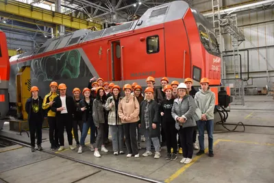 Завод «Уральские локомотивы» запустил производство электровозов «Малахит»