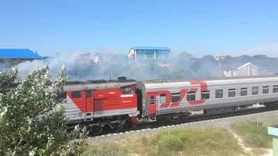 Поезд Ейск-Москва столкнулся м цементовозом