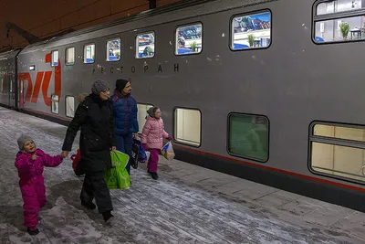 На вокзал в Екатеринбург прибыл первый туристический двухэтажный поезд 25  июля 2021 года - 25 июля 2021 - e1.ru