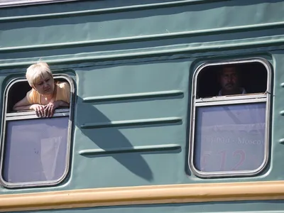 В Абхазии поезд «Москва — Сухум» протаранил экскаватор