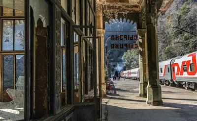 Поезд Сухум — Санкт-Петербург приостановлен в Абхазии из-за сильного ливня