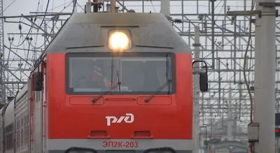 Поезд Адлер — Пермь, столкнувшийся с тепловозом под Ульяновском 22 ноября,  прибыл на конечную точку в 15:30 - 23 ноября 2023 - e1.ru