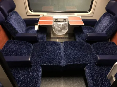 Путешествие в стиле ретро: как выглядит поездка на поезде в общем сидячем  вагоне | dokukin.info | Дзен