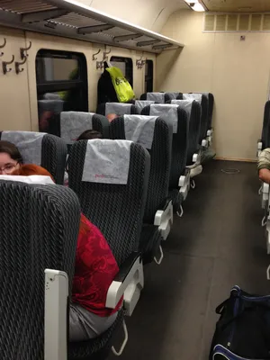 Сидячий вагон поезда