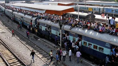 Столкновение поездов в Индии: видео страшные кадры